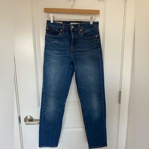 Straight leg Levi’s, good condition